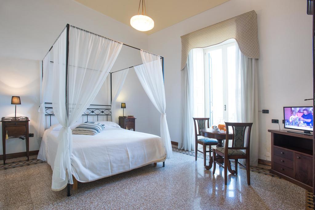 Palazzo Scarciglia - Dimora D'Epoca Minervino di Lecce Phòng bức ảnh